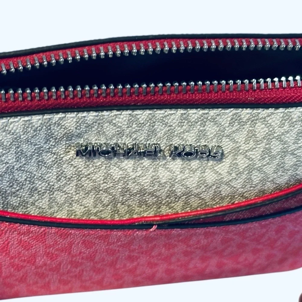 Michael Kors Jet Set Travel Medium Color-Block Signature Logo Dome Crossbody